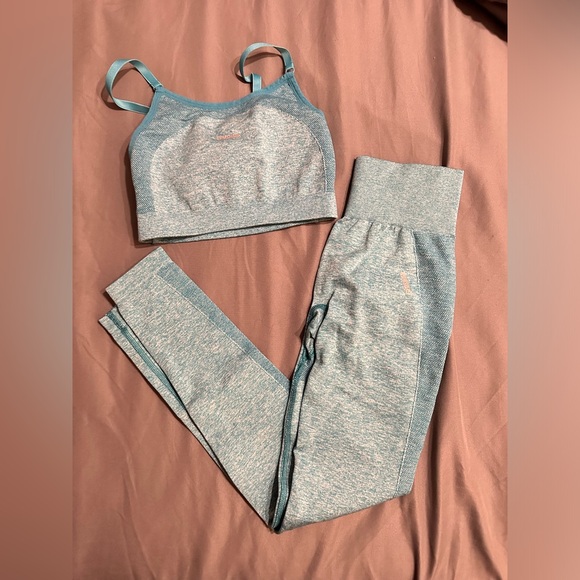 Gymshark set - Picture 4 of 4